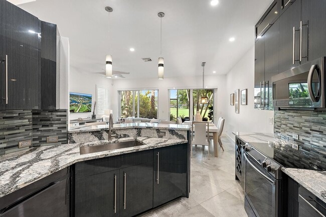 Building Photo - 503 Resort Ln