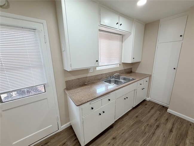 Building Photo - 355 S Aspan Ave