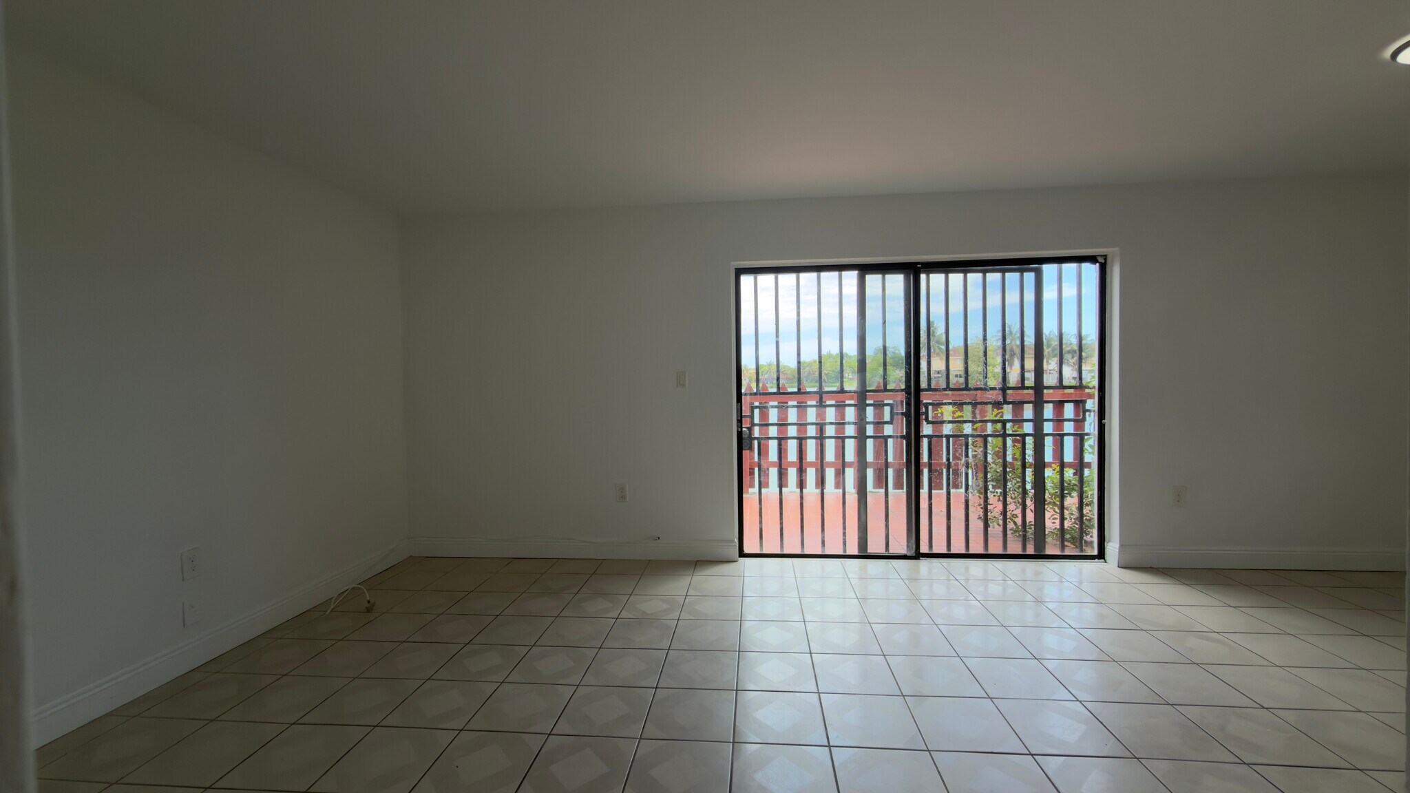 Building Photo - 341 NW 109th Ave