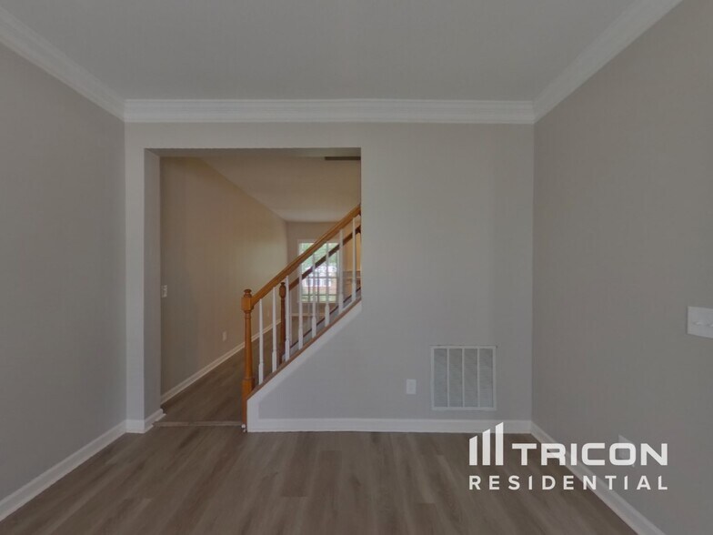 Building Photo - 202 Harris Ct