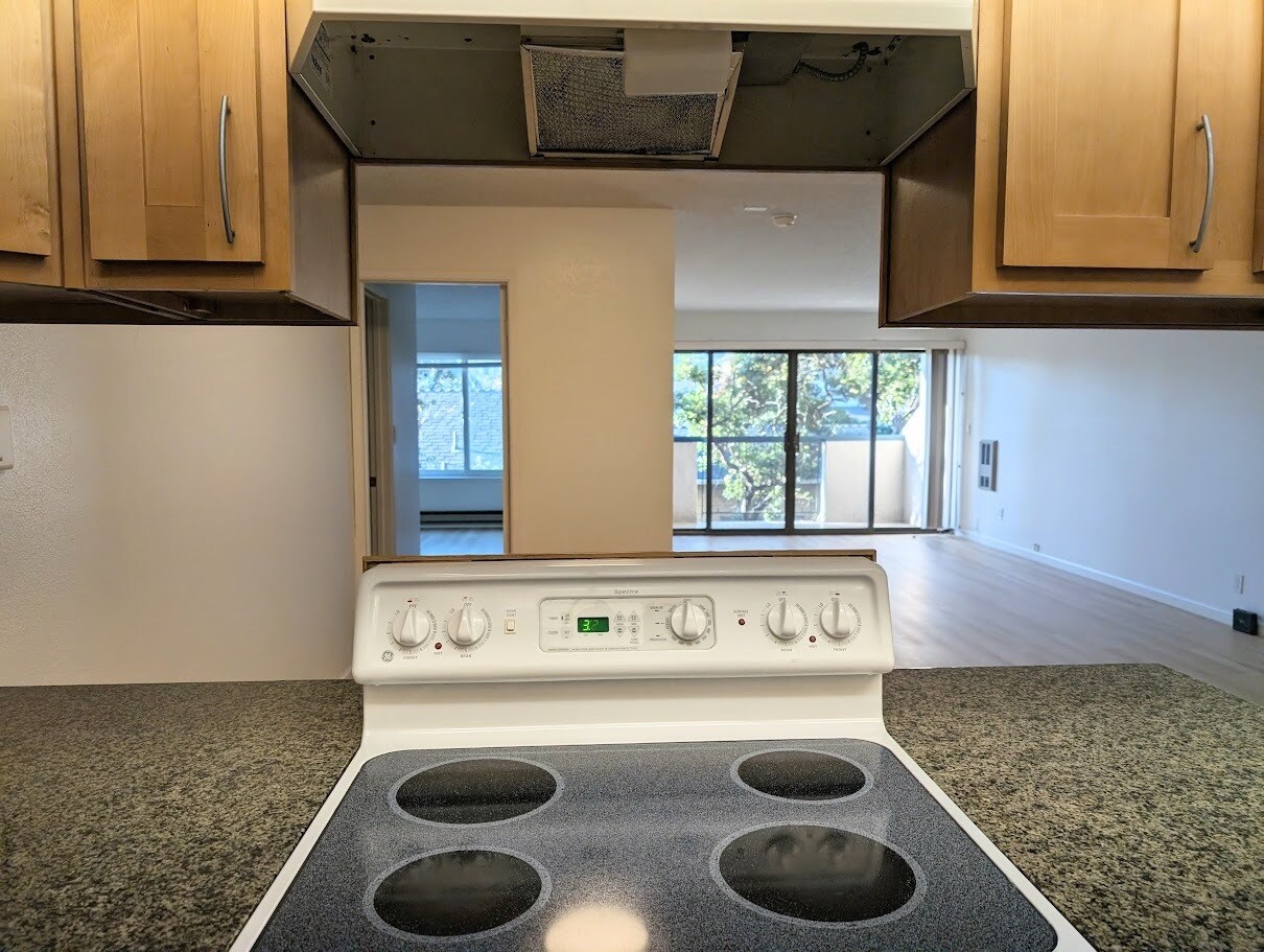 Building Photo - 398 Parrott St