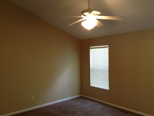 Building Photo - 982 Vixen Dr