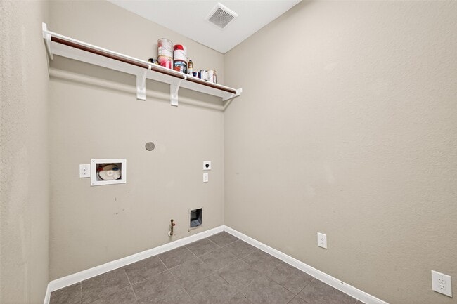 Building Photo - 3854 Fleetwood Falls Ln