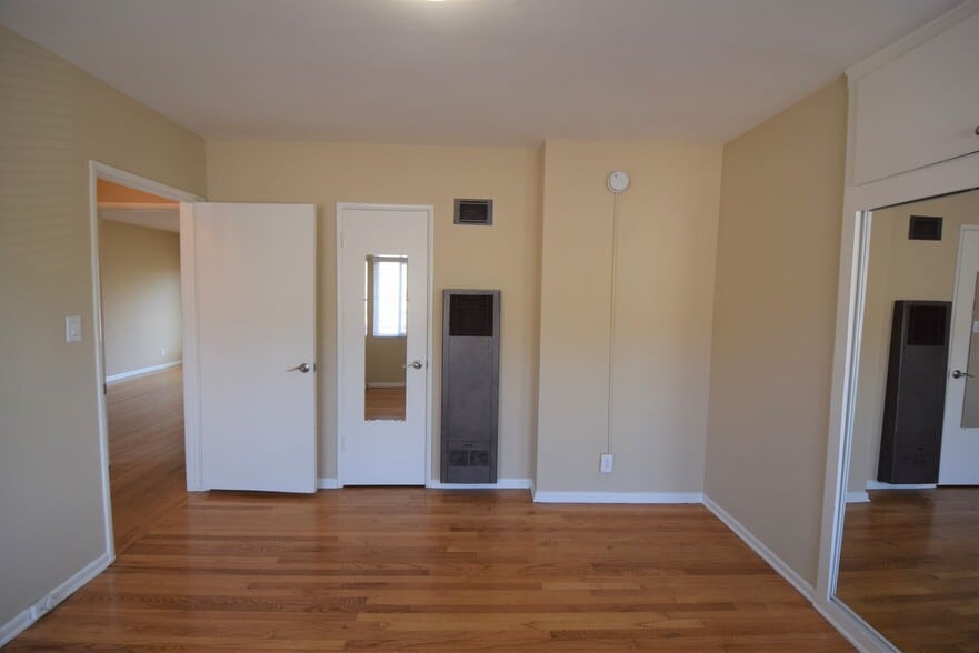 Building Photo - 823 Orange Grv Ave