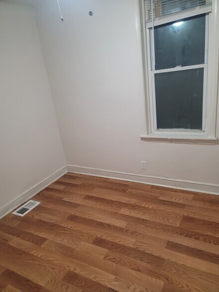 Building Photo - 5118 S Hermitage Ave