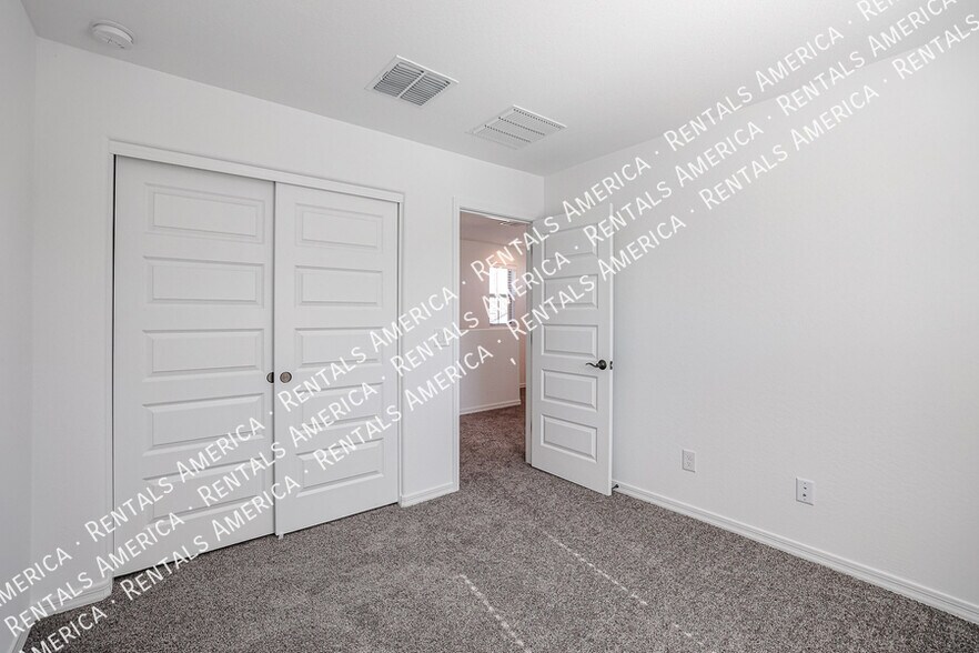 Building Photo - 25196 N 142nd Dr