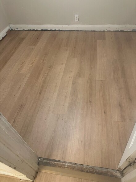 Building Photo - 6219 S Wood St