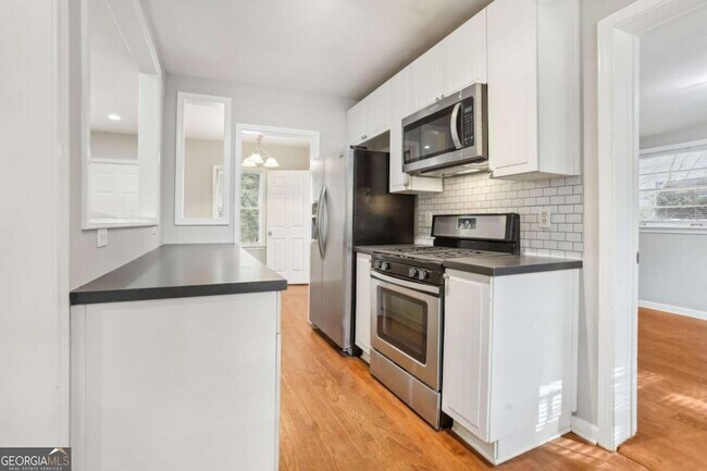 Building Photo - 1840 Camellia Dr