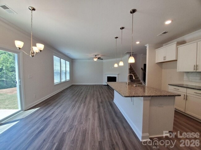 Building Photo - 3013 Lydney Cir