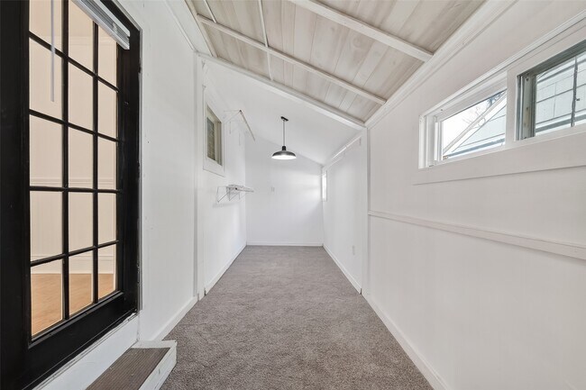 Building Photo - 5618 Belmark St