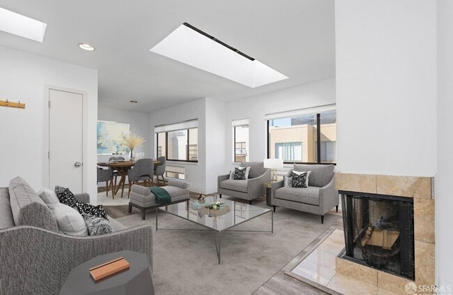 Primary Photo - 444 Francisco St