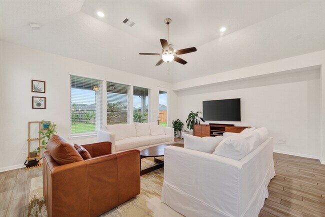 Building Photo - 15607 Barton Orchard Ln