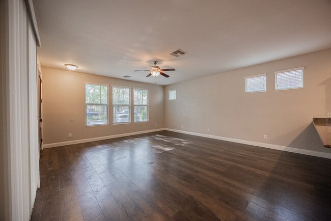 Building Photo - 3314 E Sheffield Rd