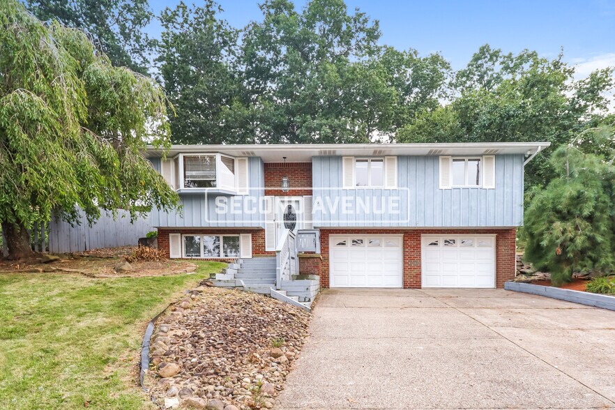 Primary Photo - 229 Columbia Dr