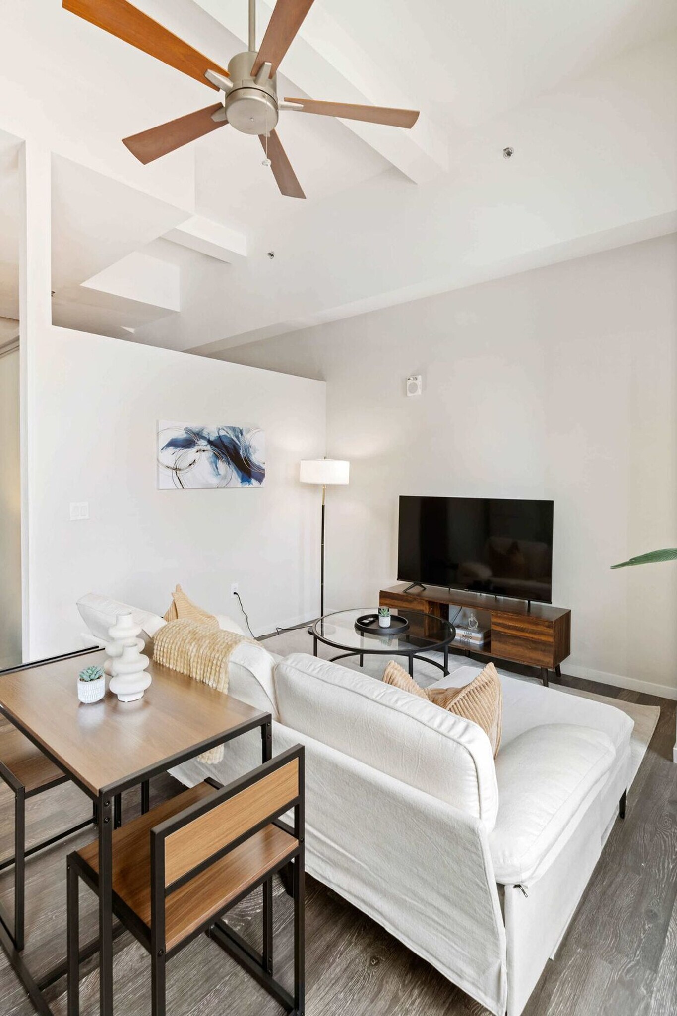 Building Photo - 309 Vine St