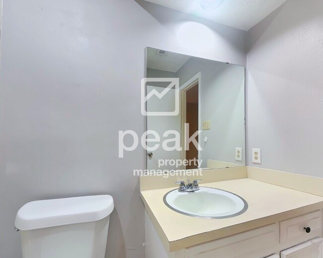 Building Photo - $1,475! 2/Bed1.5Bath duplex in Arlington! Apply by 9/8 for Labor Day Savings! See description!