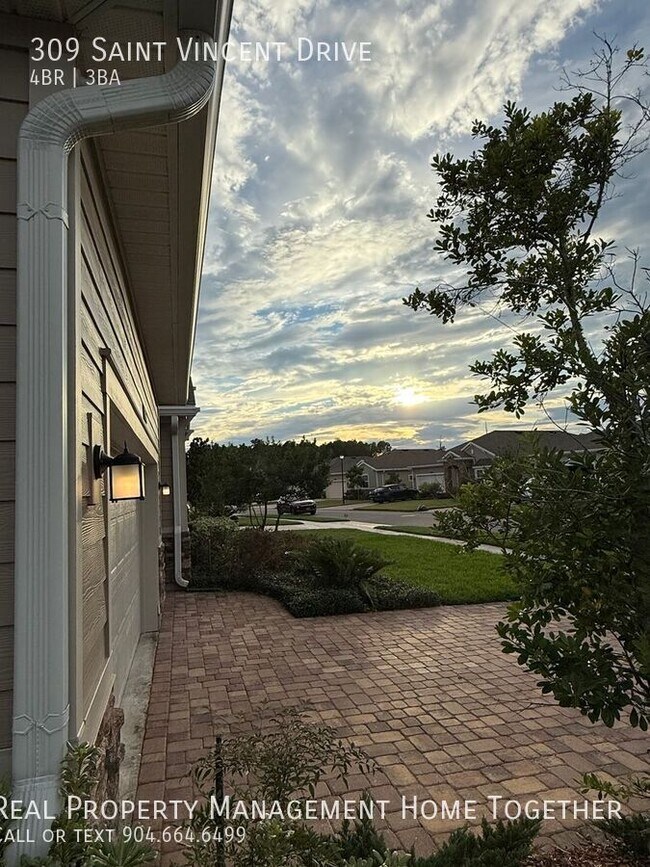 Building Photo - 309 St Vincent Dr