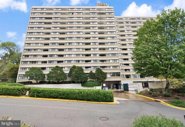 Building Photo - 5911 Edsall Rd