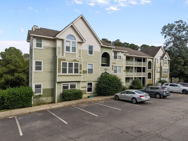 Building Photo - 962-6 Stewarts Creek Dr