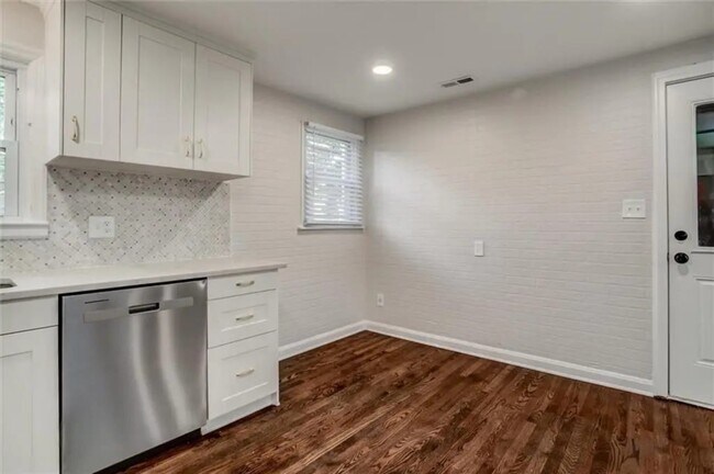 Building Photo - Lowell Avenue