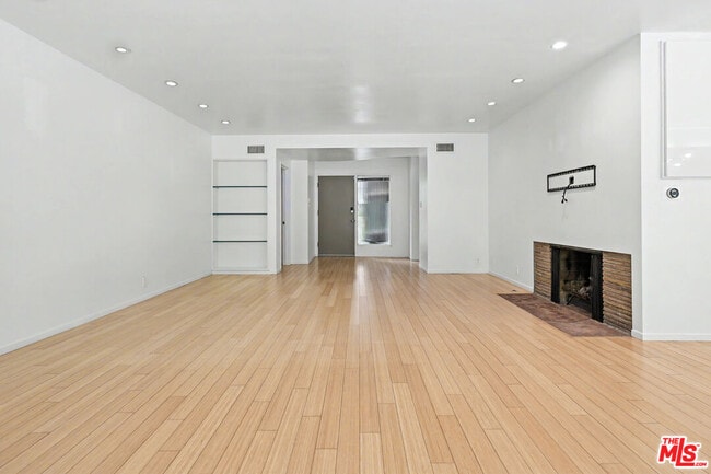 Building Photo - 9512 Duxbury Ln