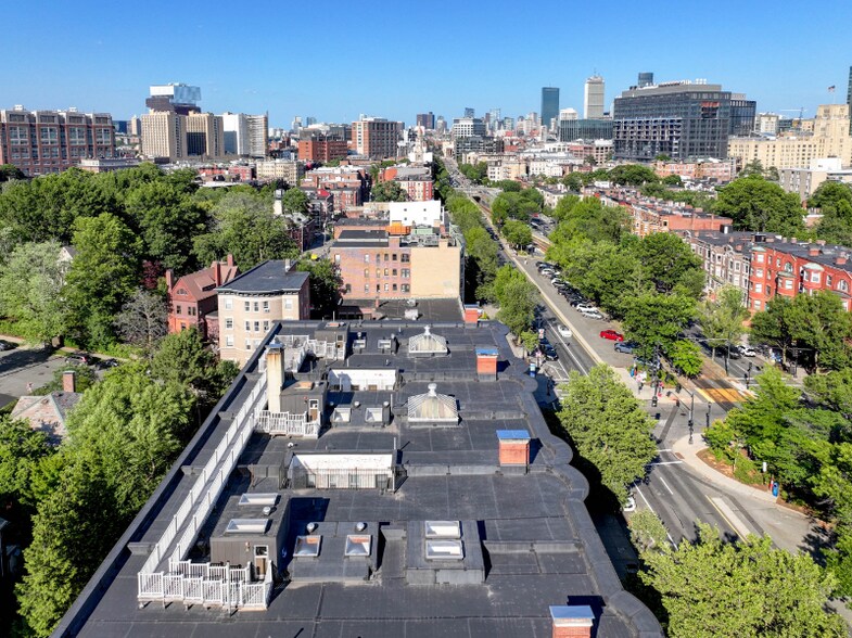 Building Photo - 1064 Beacon St