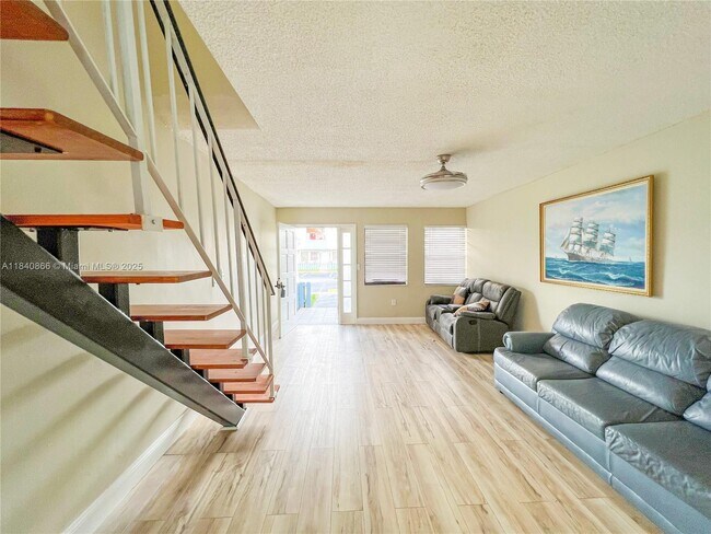 Building Photo - 5808 W 18th Ave
