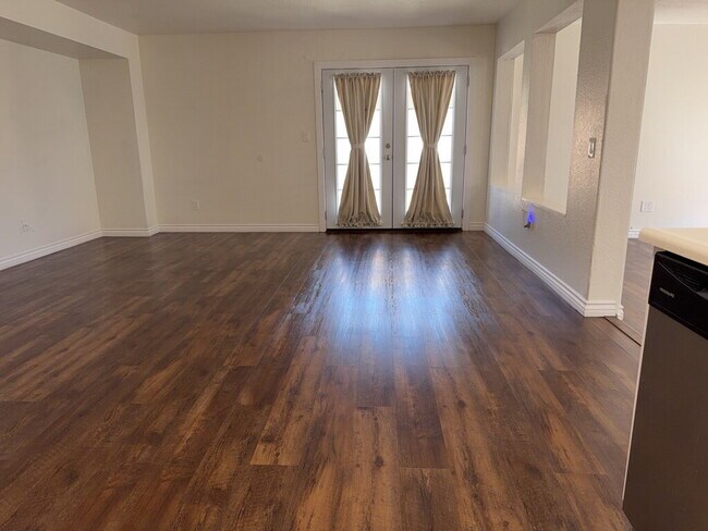 Building Photo - 1037 Milestone Ave