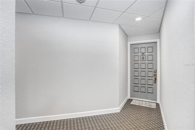 Building Photo - 6104 Palma Del Mar Blvd S