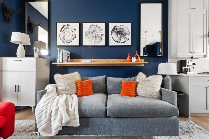 Building Photo - 691 Fraser St SE