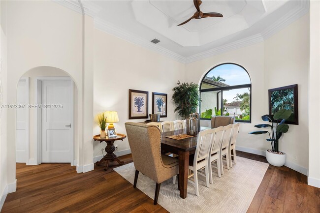 Building Photo - 2589 Mayfair Ln