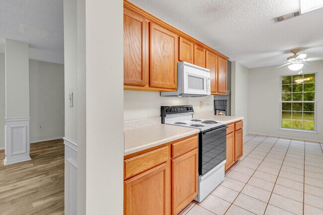 Building Photo - 917 Claeven Cir