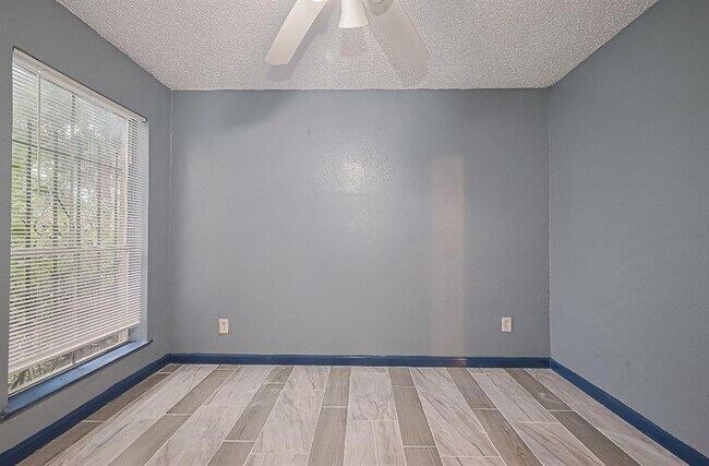 Building Photo - 12615 Brookglade Cir