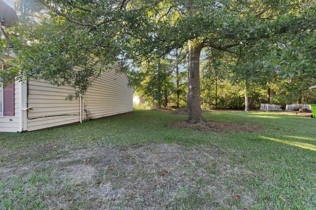 Building Photo - 1615 RaceTrack Rd