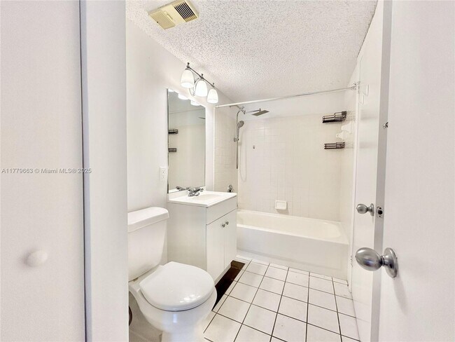Building Photo - 6331 La Costa Dr