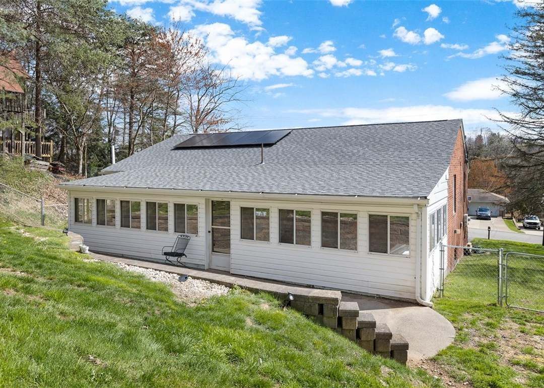 Building Photo - 185 Ridgeview Dr