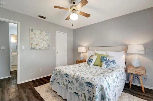 Building Photo - 1400 Gandy Blvd N