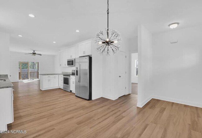 Primary Photo - 455 Belvedere Dr