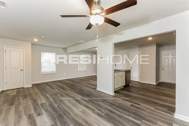 Building Photo - 205 Wellbrook Ct NE