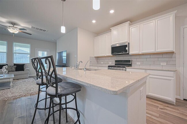 Building Photo - 7076 Silverleaf Oak St