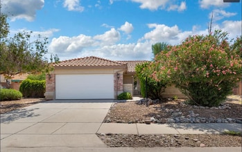 Building Photo - 4285 W Plantation St