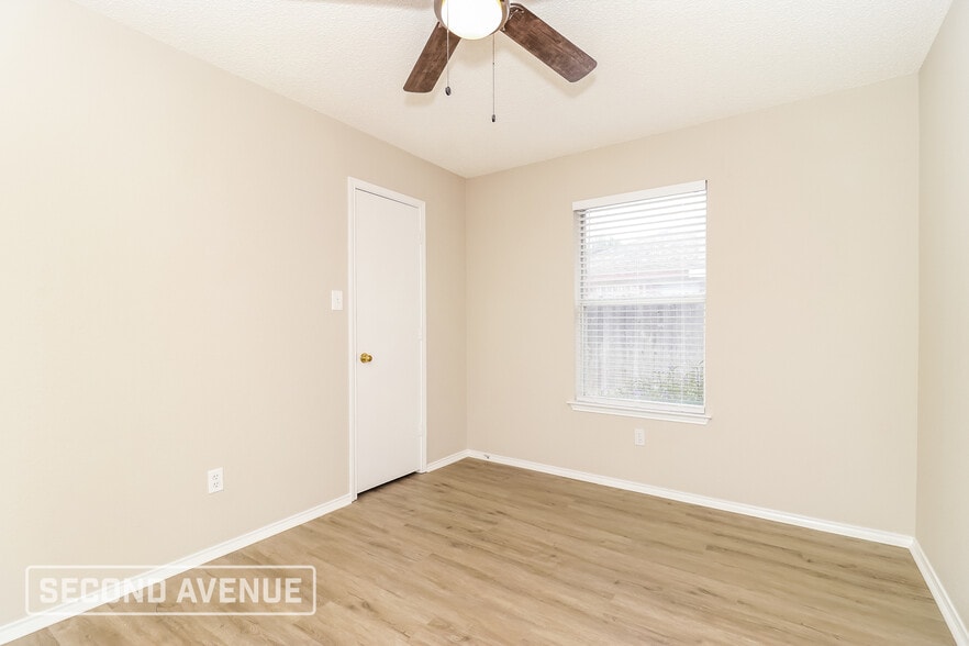 Building Photo - 3704 Garden Springs Dr