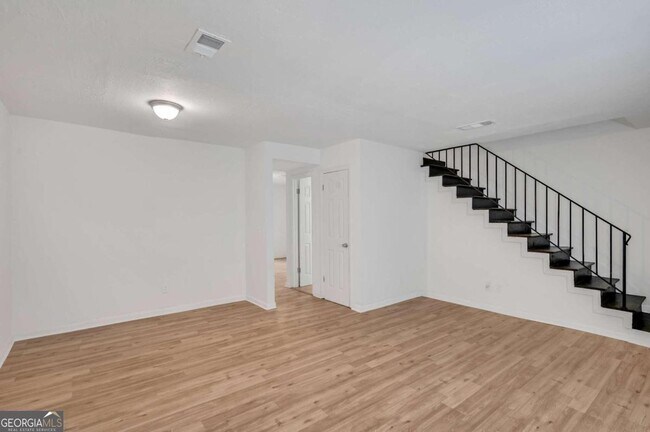 Building Photo - 1903 Whitehall Forest Ct SE