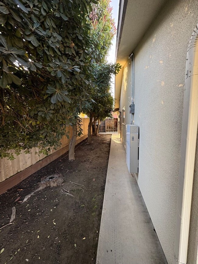 Building Photo - Beautiful Home with solar coming soon!