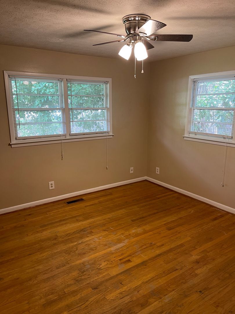 Building Photo - Glenn Ave Home