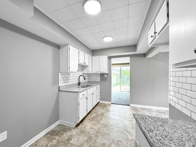 Building Photo - Don’t Miss This Lovely 2-Bed, 1-Bath Home ...