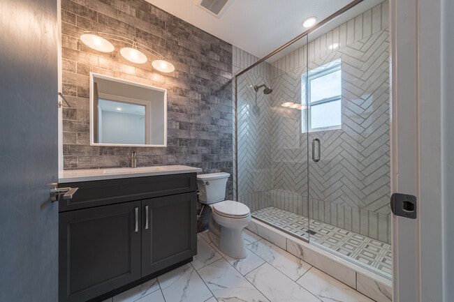 Building Photo - 2325 1st Ave S