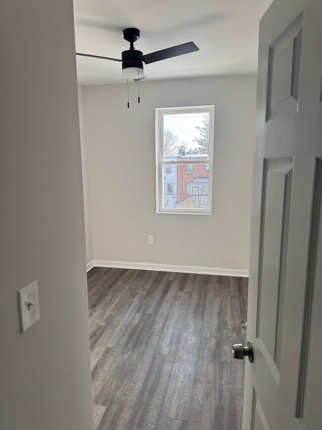 Building Photo - Beautifully fully renovated home now available for rent