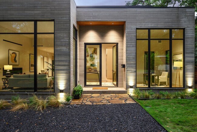 Building Photo - 5023 Lilac Ln