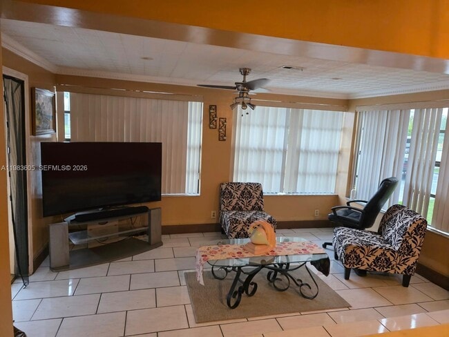 Building Photo - 620 NW 199th St